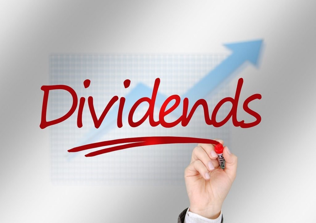 3 Beaten-Down Shares with High Dividend Yield