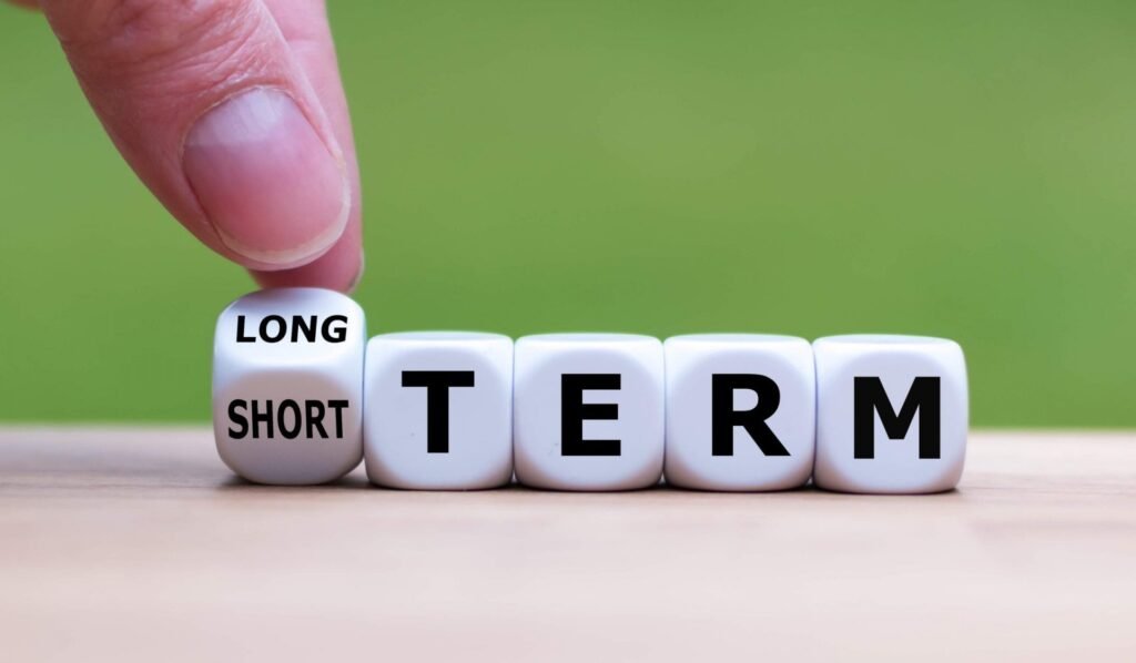 Long-term investing vs. Short term trading: which method works better for you?